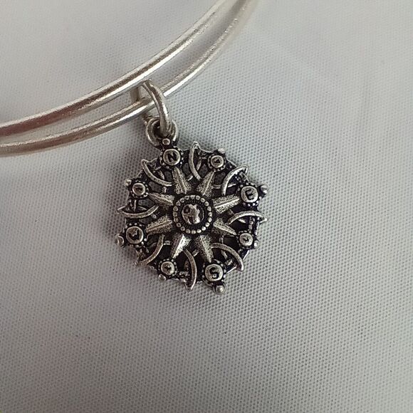 Alex & Ani  Compass Charm Silver Tone Expandable Bracelet Infused with Energy - Picture 4 of 8